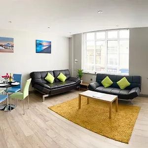 Apartment A Spacious 1 Bedroom Gem, Brighton