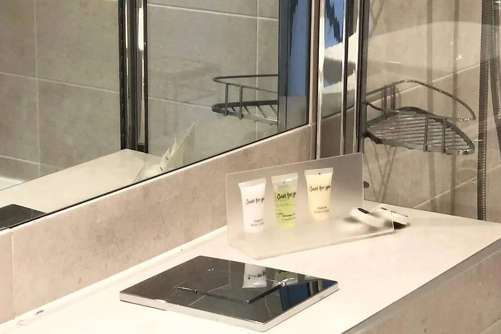 Luxury 2-Bed Apartment In Central ברייטון